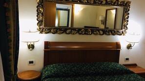 Minibar, una cassaforte in camera, una scrivania