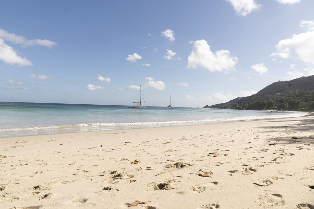 Coral Strand Smart Choice Hotel In Mahe Island Expedia