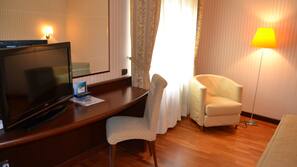 Minibar, una cassaforte in camera, una scrivania