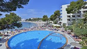 2 piscinas al aire libre, sombrillas, tumbonas