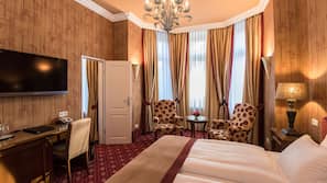 Minibar, in-room safe, individually decorated, individually furnished