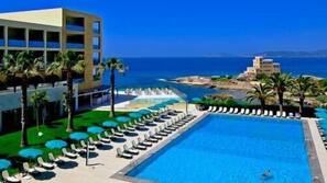 Seasonal outdoor pool
