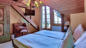Premium bedding, pillowtop beds, in-room safe, individually decorated