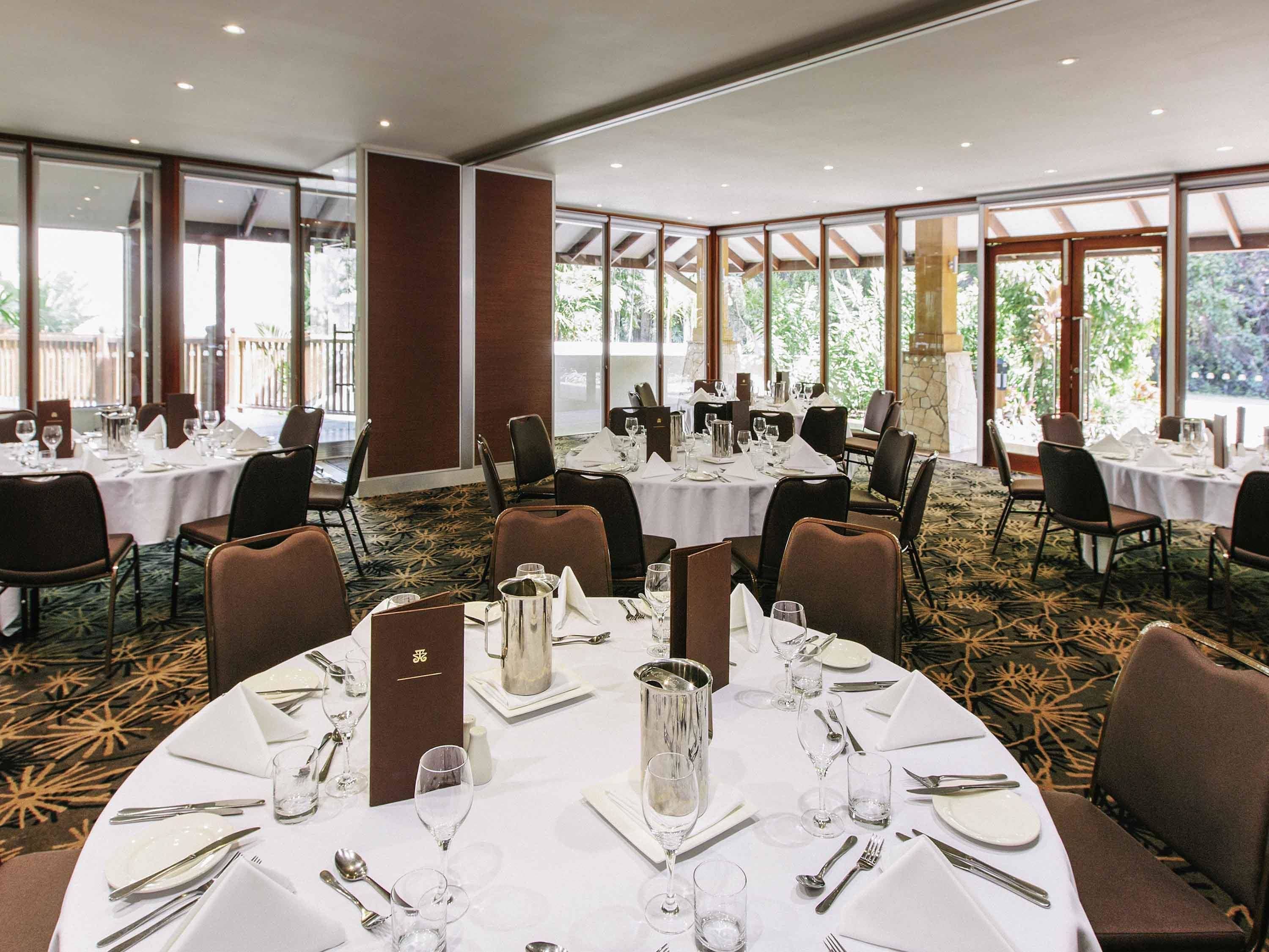 Pullman Palm Cove Sea Temple Resort and Spa