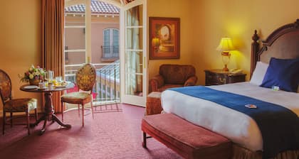 Carlton Hotel