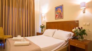 Hypo-allergenic bedding, in-room safe, desk, soundproofing