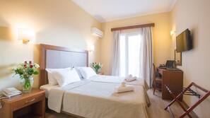 Hypo-allergenic bedding, in-room safe, desk, soundproofing