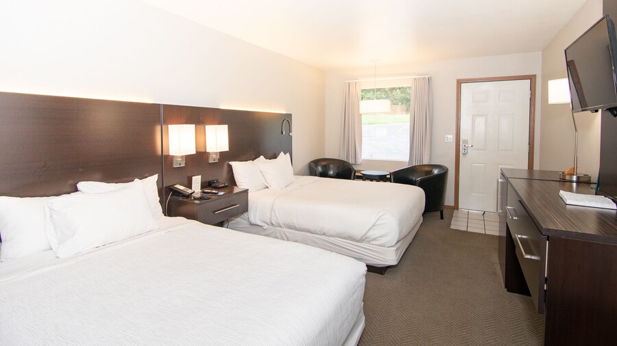 Fall Creek Inn & Suites