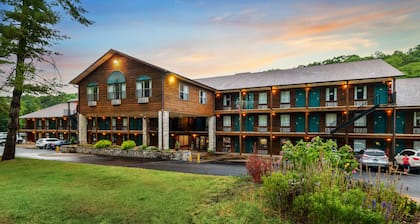 Fall Creek Inn & Suites