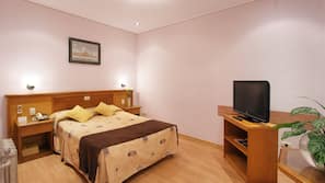 Roupas de cama antialérgicas, frigobar, cofres nos quartos, escrivaninha