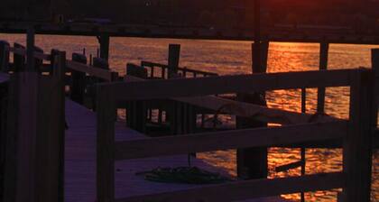 Thames Inn & Marina