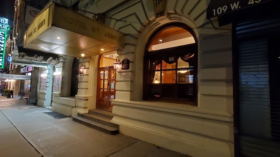 Hotel St. James