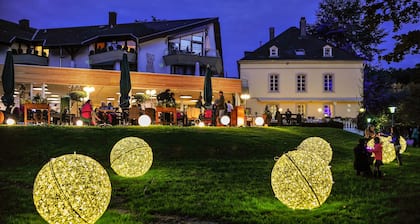 Nells Park Hotel