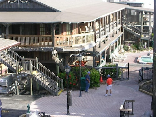 Great Place to stay The Driftwood Resort near Vero Beach 