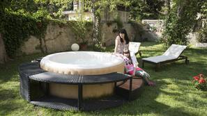 Outdoor spa bath