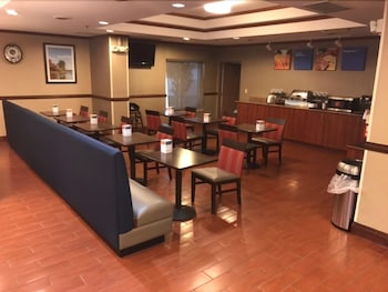 Quality Inn Suites Ann Arbor Hwy 23 Ann Arbor 2020 Room Prices