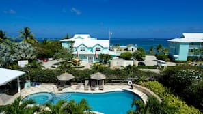 2 outdoor pools, pool umbrellas