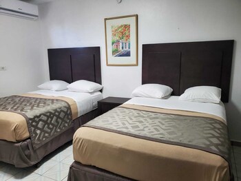 Borinquen Beach Inn San Juan Room Prices Reviews Travelocity Borinquen Beach Inn San Juan Room