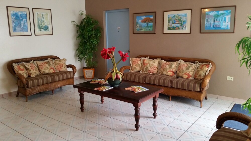 Borinquen Beach Inn 2018 Room Prices 85 Deals Reviews Expedia Borinquen Beach Inn 2 0 Out Of 5 Parking Lobby Guestroom