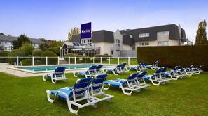 Piscine extérieure (ouverte en saison)