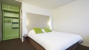 Ropa de cama de alta calidad, escritorio, cortinas opacas