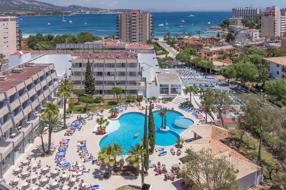 Aparthotel Rosa del Mar in Palmanova, Spain