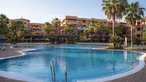 Outdoor pool, pool umbrellas