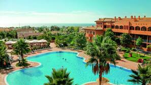 Outdoor pool, pool umbrellas