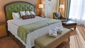Premium bedding, down comforters, in-room safe, individually decorated