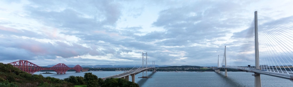 DoubleTree by Hilton Edinburgh - Queensferry Crossing