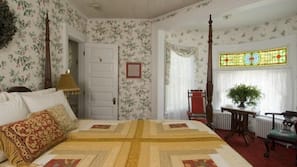 Premium bedding, iron/ironing board, free WiFi