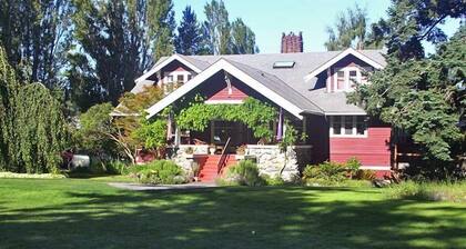 Kangaroo House B&B on Orcas Island