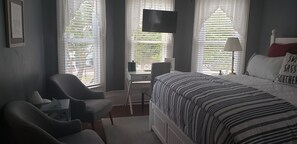 Cape Lookout | Premium bedding, individually decorated, individually furnished