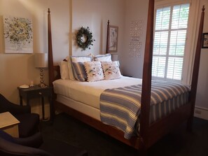 Garden Room | Premium bedding, individually decorated, individually furnished