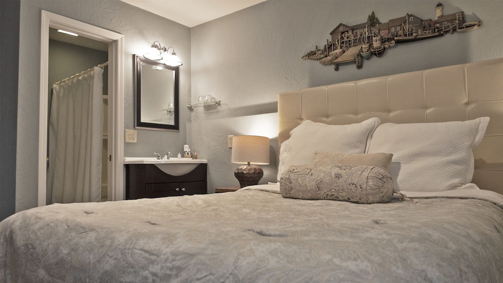 Cinnamon Bear Creekside Inn in Sonoma Best Rates & Deals on Orbitz