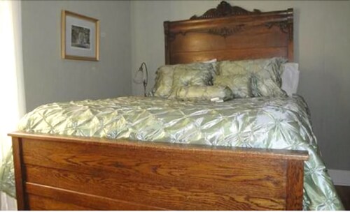 Cinnamon Bear Creekside Inn  2019 Room Prices  129  Deals Reviews