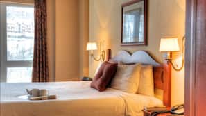 Iron/ironing board, rollaway beds, free WiFi, linens