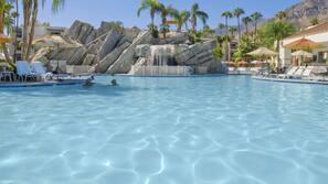 2 outdoor pools, pool umbrellas