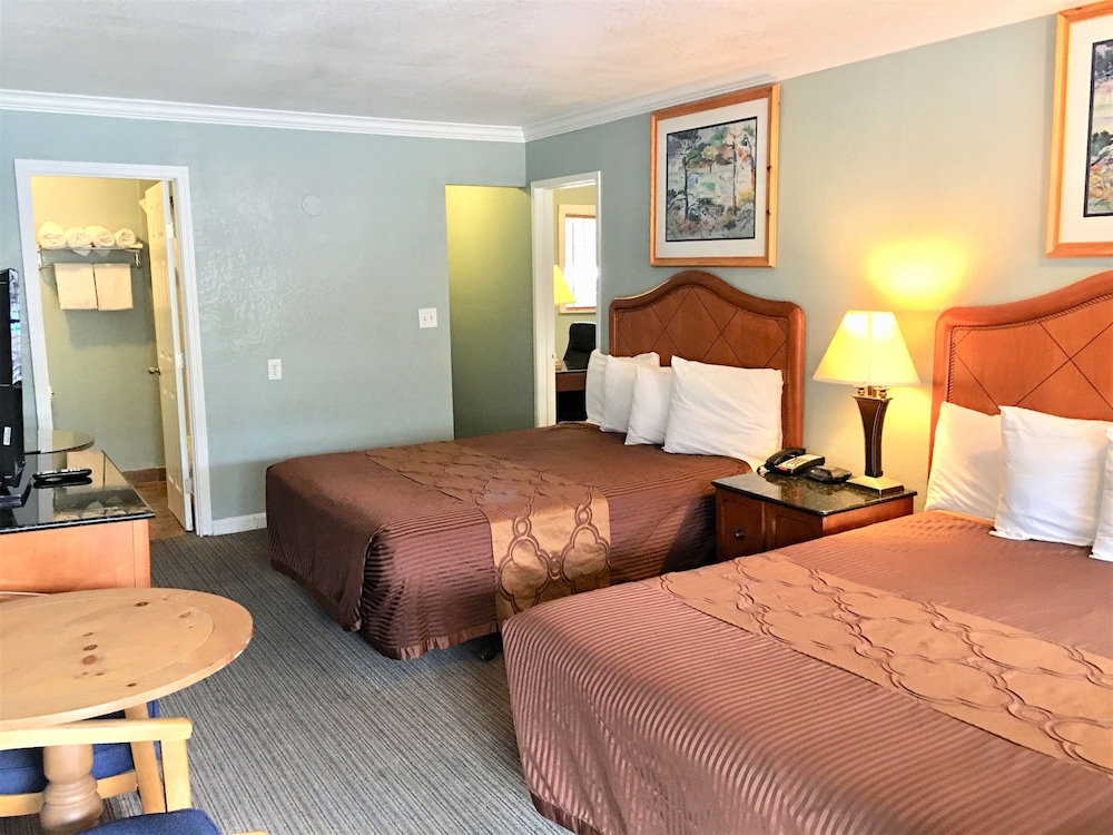 Blue Jay Lodge in South Lake Tahoe Best Rates & Deals on Orbitz