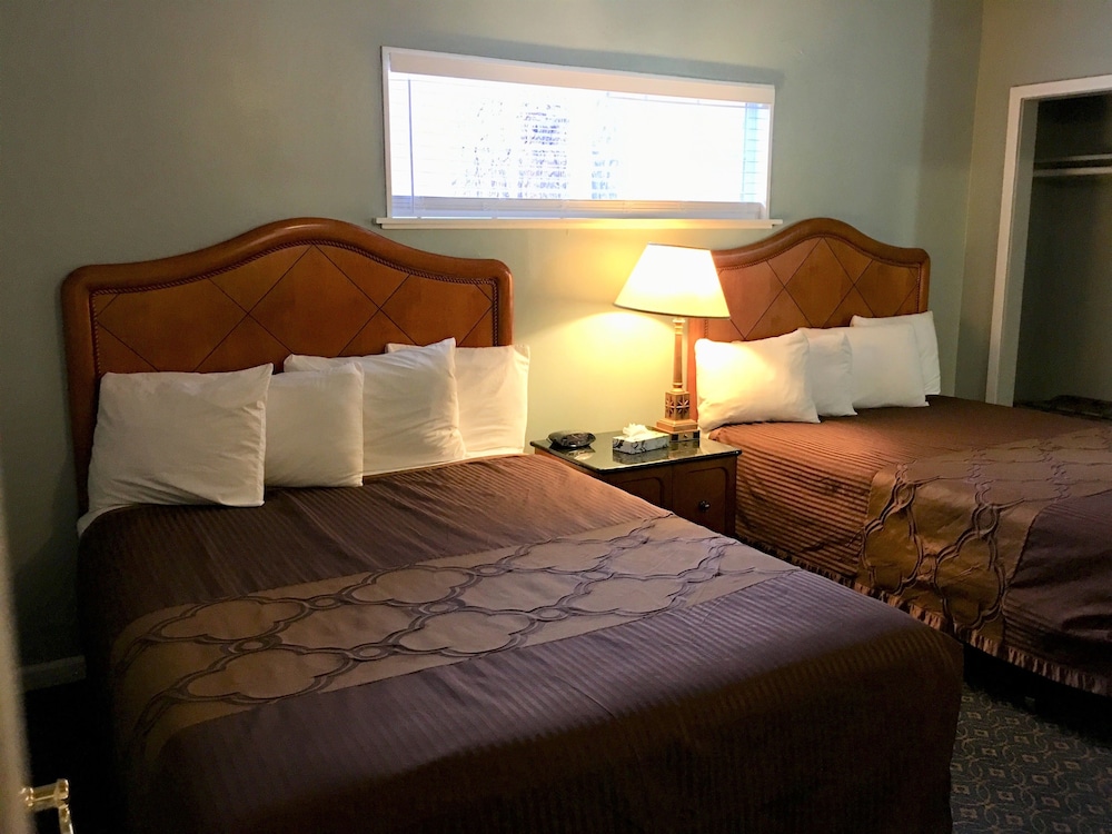 Blue Jay Lodge in South Lake Tahoe Best Rates & Deals on Orbitz