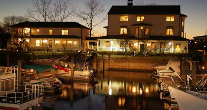 The Cypress Inn Bed & Breakfast
