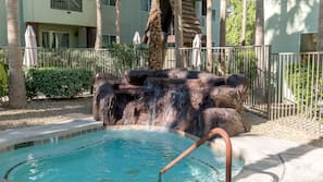 Outdoor spa bath