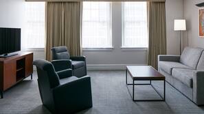 1 bedroom, premium bedding, in-room safe, desk