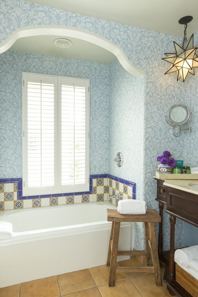 Bathroom, Kimpton Canary Hotel, an IHG Hotel