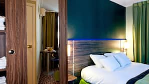 Minibar, in-room safe, desk, iron/ironing board