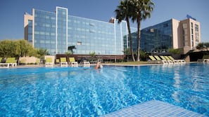 2 piscinas al aire libre