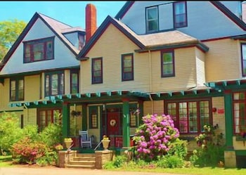Eden Manor In Wakefield Hotel Rates Reviews On Orbitz View From Hotel 1 34 All Photos