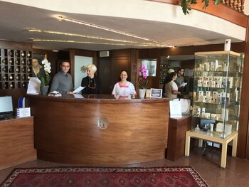 Hotel Shelley E Delle Palme Deals Reviews Lerici Ita - 