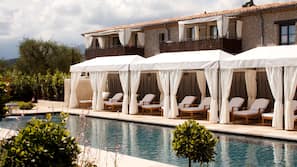 Outdoor pool, pool umbrellas