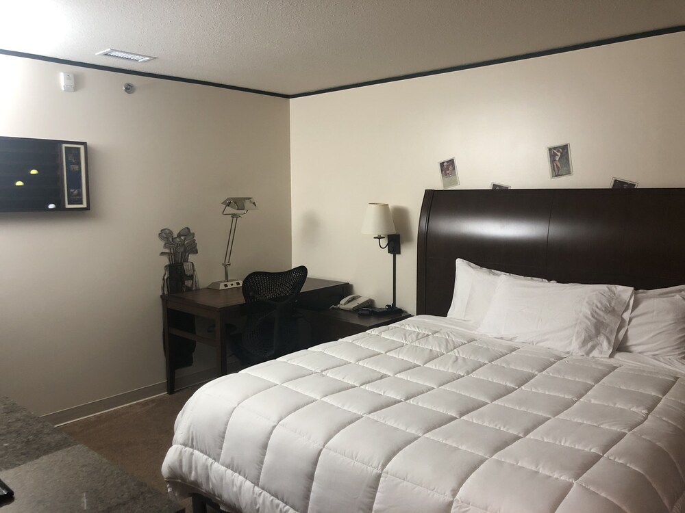 Simple Rewards Inn Shelbina in Shelbina Best Rates & Deals on Orbitz